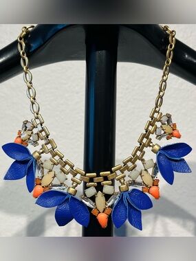 Stella & Dot Melia Floral Statement Necklace